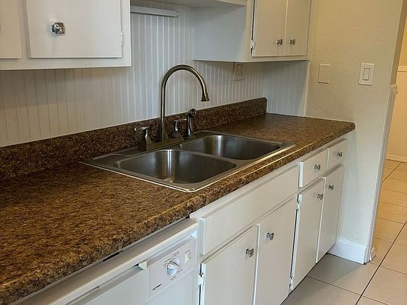 4th image of 6540 NE 18th Ave APT 105