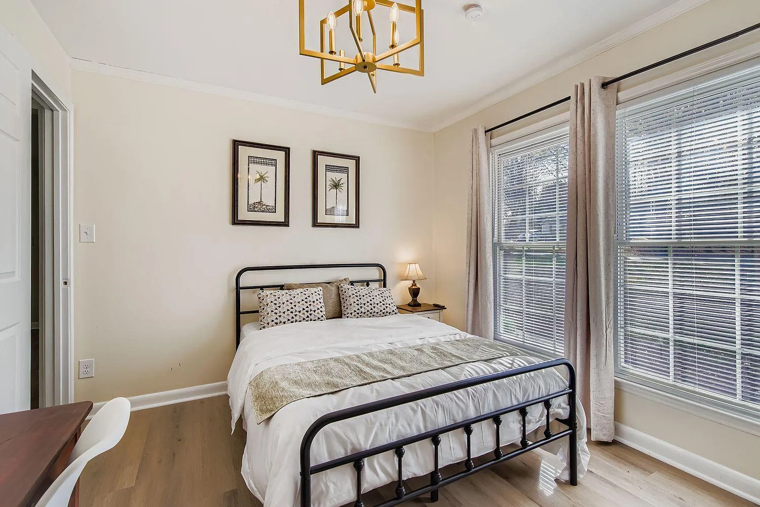 4 bed, 5.0 bath, 3300 sqft, $979 — Photo 3