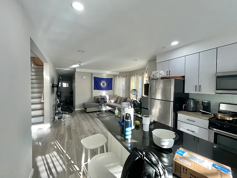 49 Quint Ave #2 — Photo 2