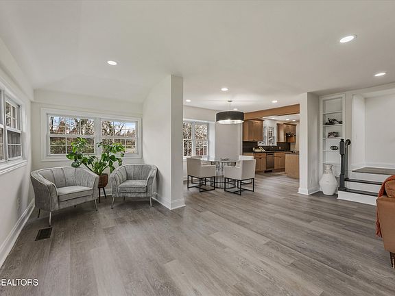 3rd image of 5025 Inskip Rd