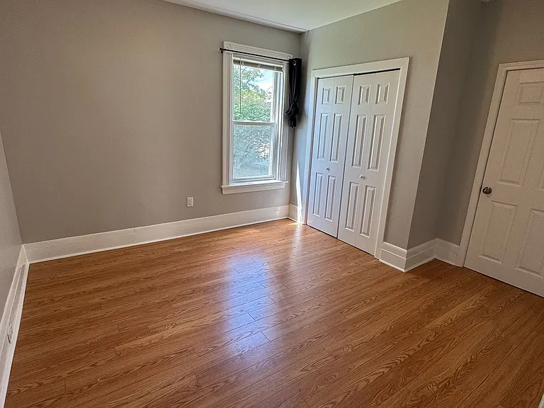 141 Laurel St — Photo 6