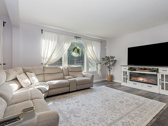 5th image of 309 Foxhunt Dr