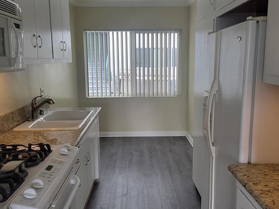 2nd image of 2100 Hermosa Ave APT 1