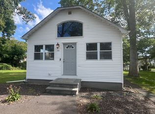 30 Shamrock Rd, Rocky Point, NY 11778