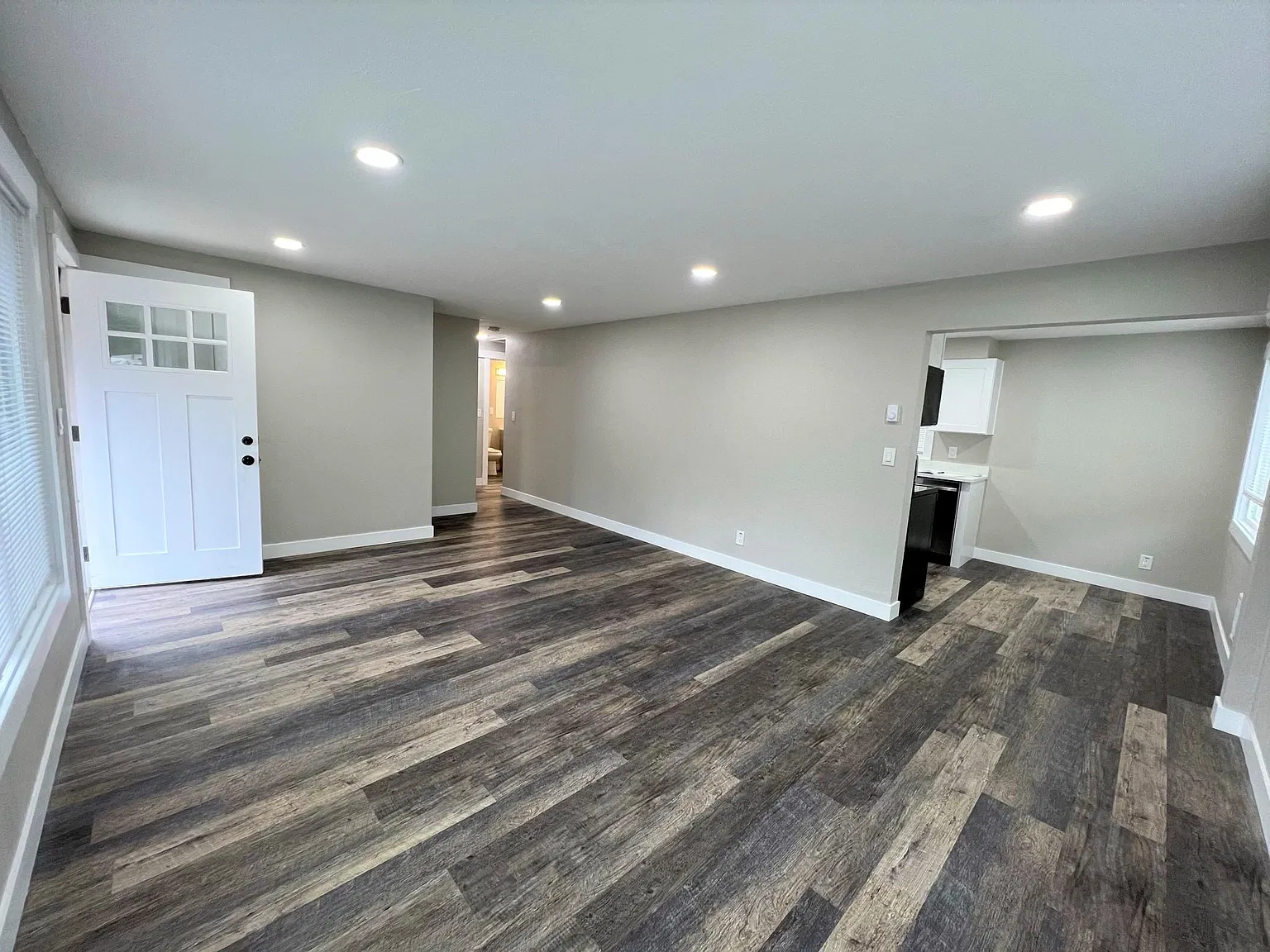3414 6th St — Photo 3