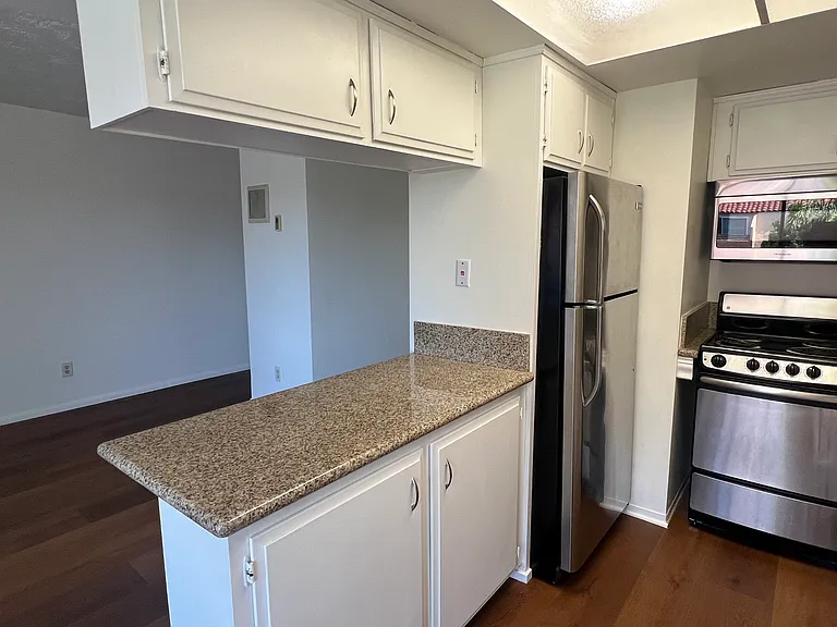 7555 Linda Vista Rd #31 — Photo 6