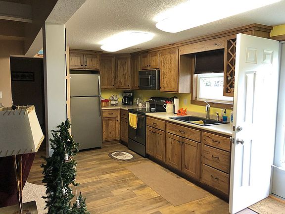 3rd image of 1761 W Highland Dr