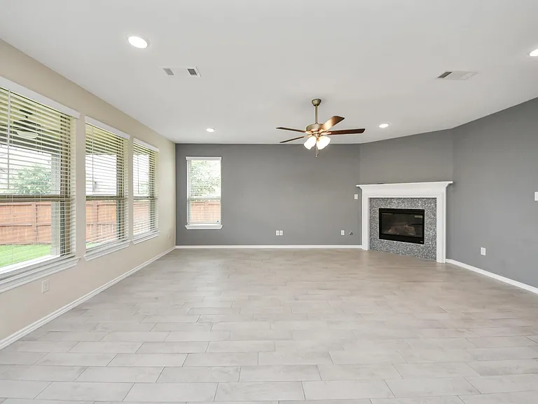 28215 Shorecrest Ln — Photo 9