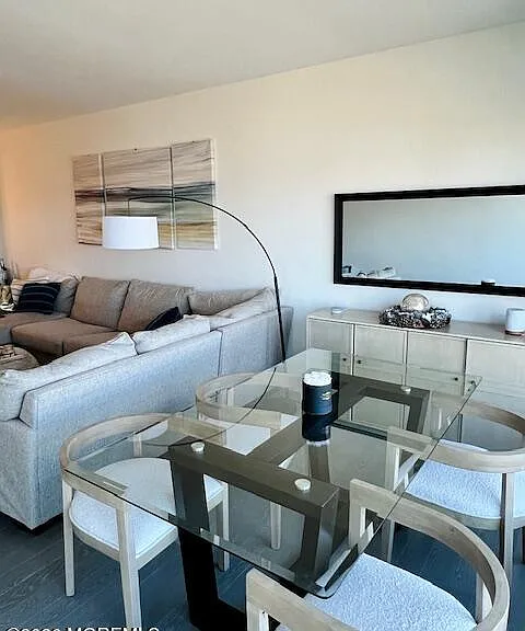 30 Melrose Ter #221 — Photo 13