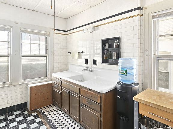 5th image of 8541 110th St