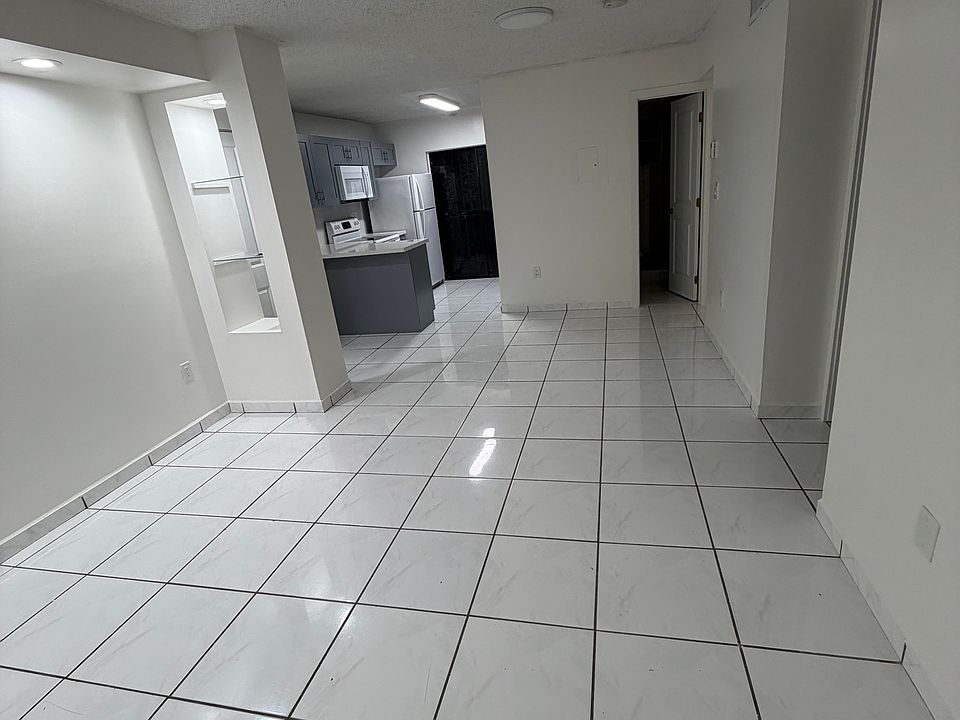 1st image of 2735 W 61st St APT 106