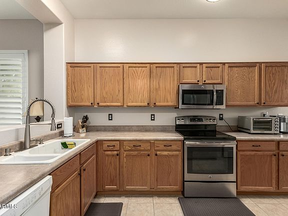 5th image of 1362 W WEATHERBY Way