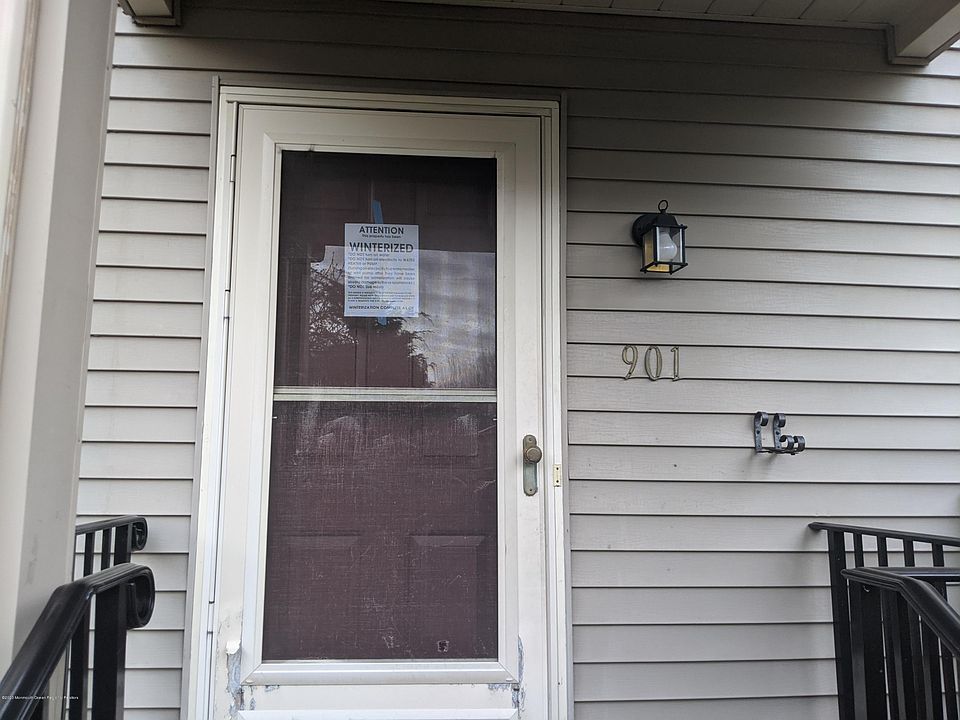 1st image of 901 Arlington Dr