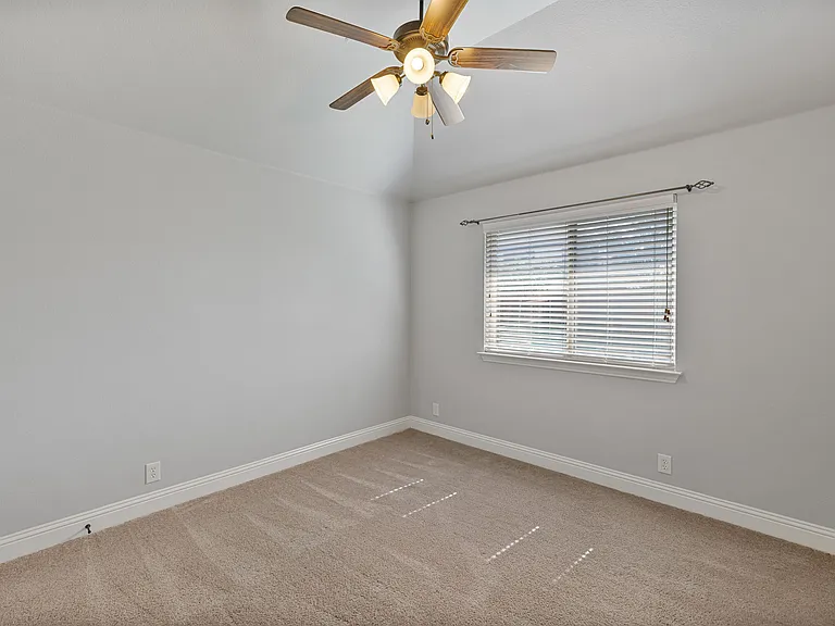 300 Kelvington Dr — Photo 26