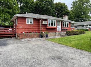 4618 Greenbriar Dr, Canandaigua, NY 14424