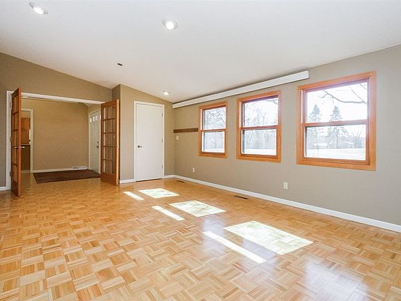 4th image of 2131 Chael Dr NE