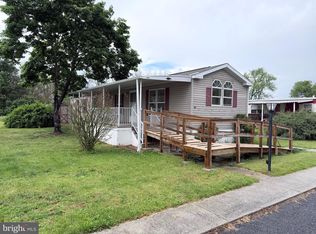 17 Coral Dr, Carlisle, PA 17013