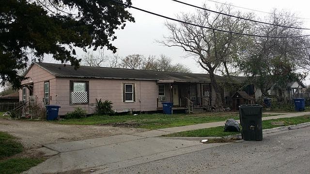 2nd image of 2519 Isabel St