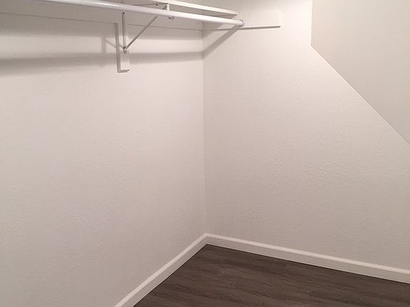 Walk-In Closet
						:
						Master Bedroom w/ walk-in closet