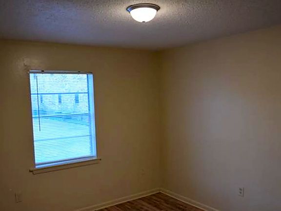 4th image of 4554 Y A Tittle Ave APT 02