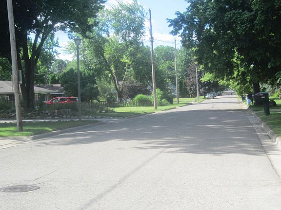 4th image of 2916 Viking St