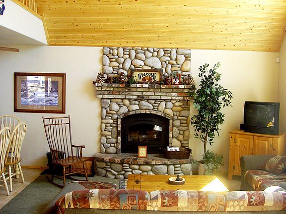 2nd image of 42647 Alta Vista Dr
