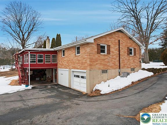 3rd image of 463 Linden St