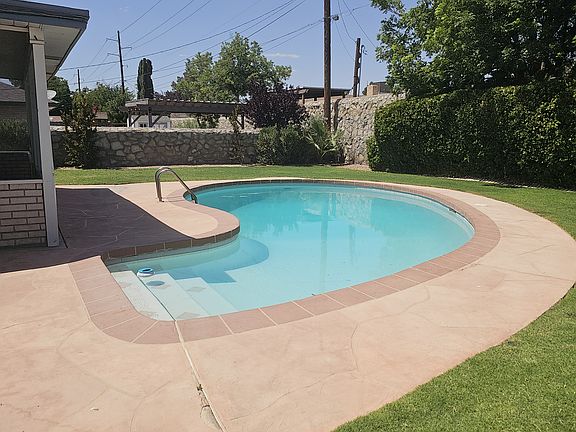 2nd image of 9017 Parkland Dr