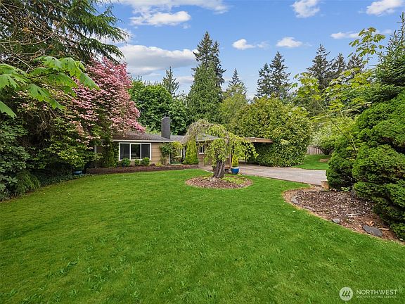3rd image of 1213 Boulevard Road NE