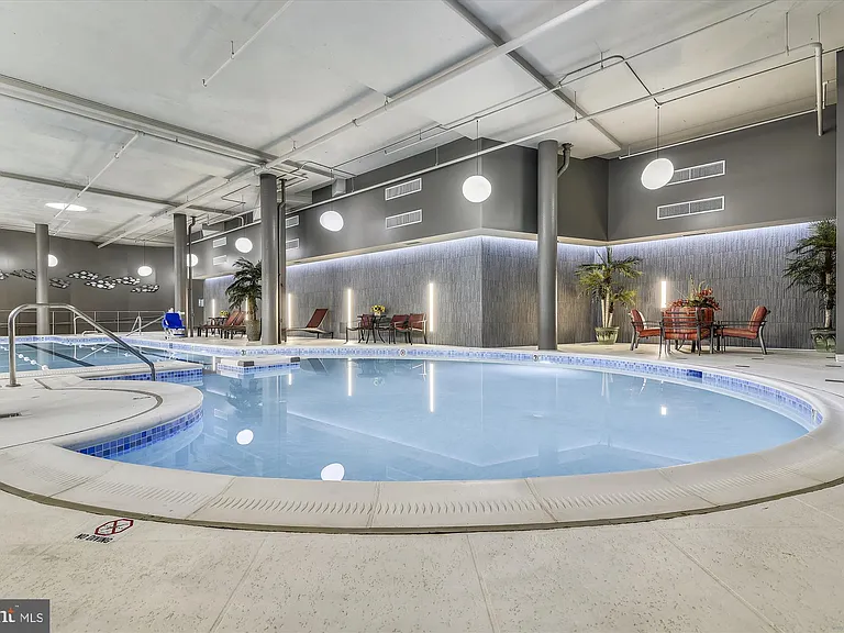8370 Greensboro Dr #422 — Photo 20