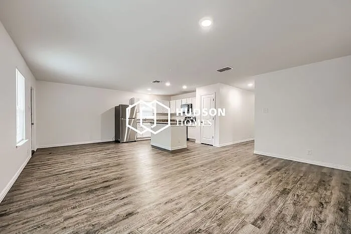 2618 Dahlgreen Ave — Photo 4