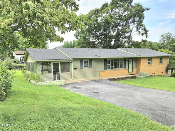 1907 Club Dr, Johnson City, TN 37601