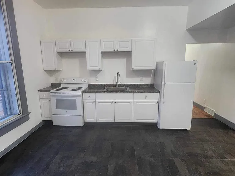 135 Central Ave #4 — Photo 30