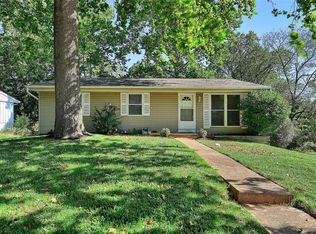 808 Bordeaux Ct, Ballwin, MO