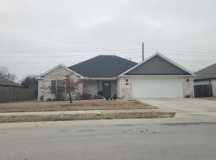 997 Hampton St, Springdale, AR 72762