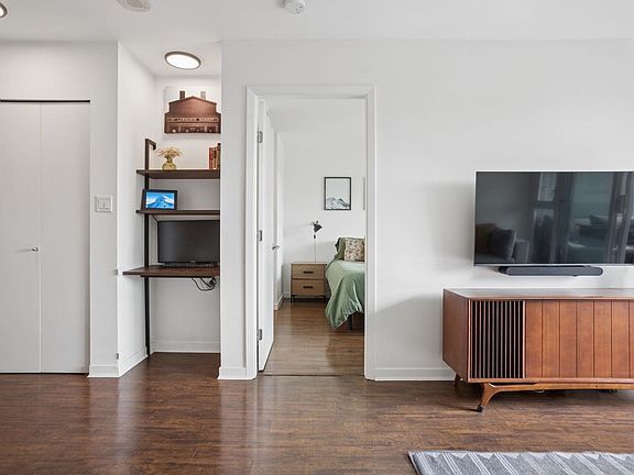 5th image of 2770 Sophia St #509