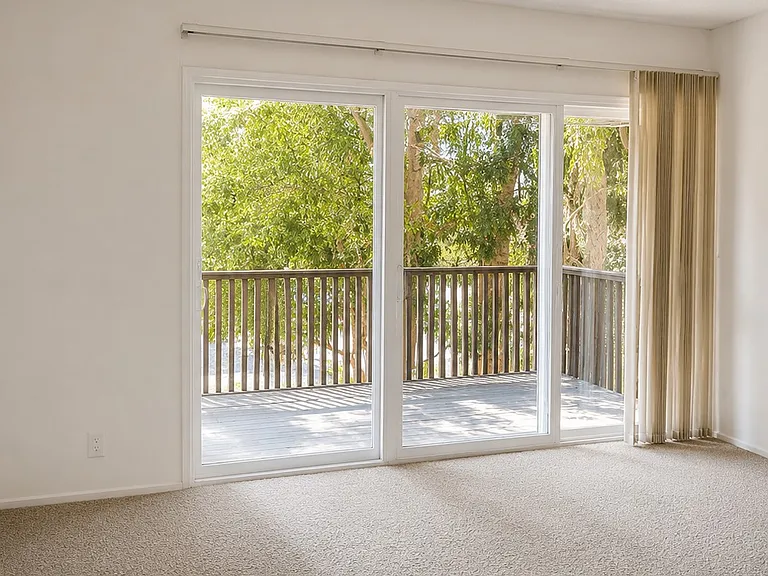 Solano Apartments — Photo 37