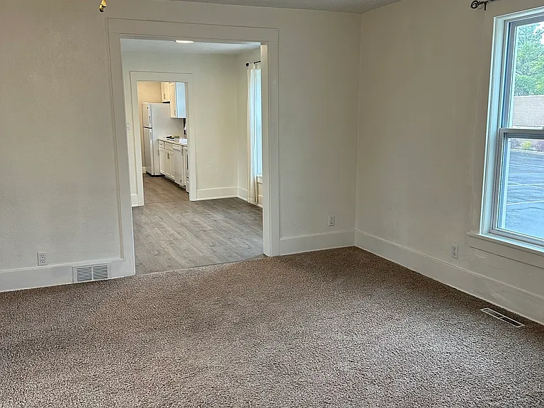 712 Elm St — Photo 20