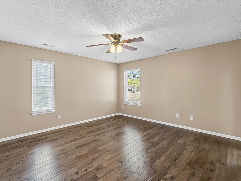 5092 Glenwood Way — Photo 15