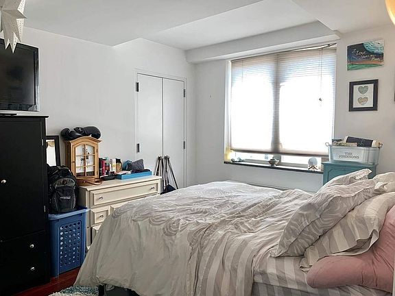 3rd image of 1408 31st Ave APT 4D