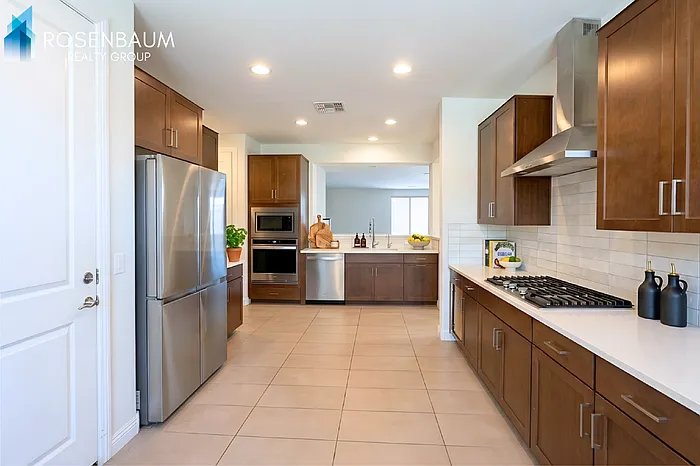 1533 W Sabel Ct — Photo 5
