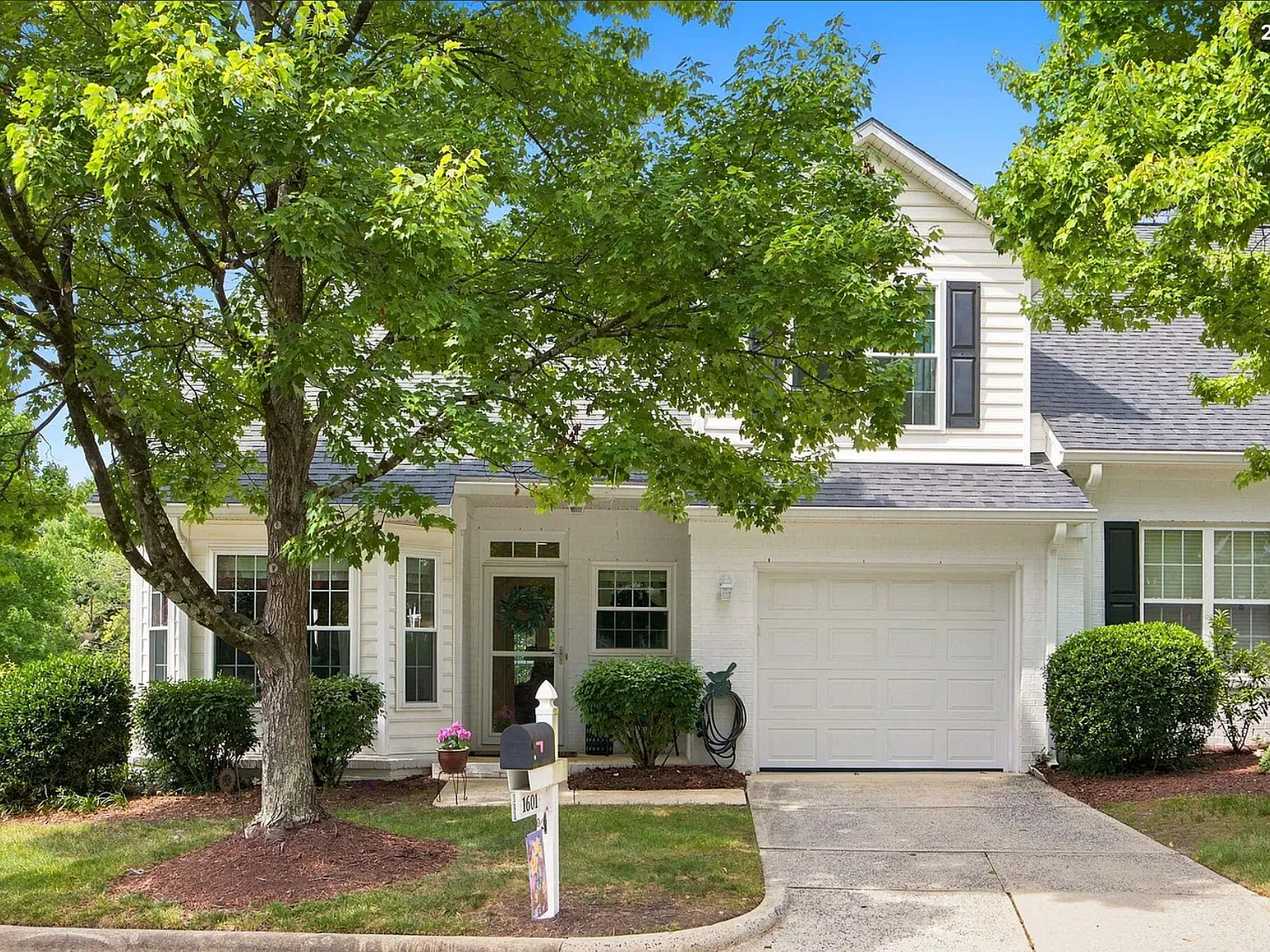 1601 Poets Glade Dr — Photo 2