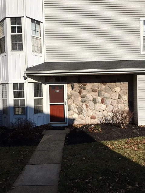701 Hopkins Ct photo 1