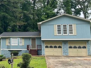 216 S Rockborough Ct, Stone Mountain, GA 30083