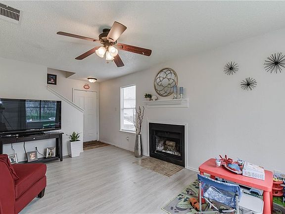 3rd image of 6900 Hyland Cir