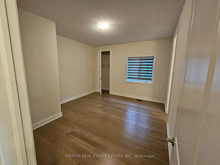 18 Gladmary Dr — Photo 29