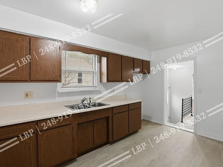 35230 Sheffield St — Photo 7