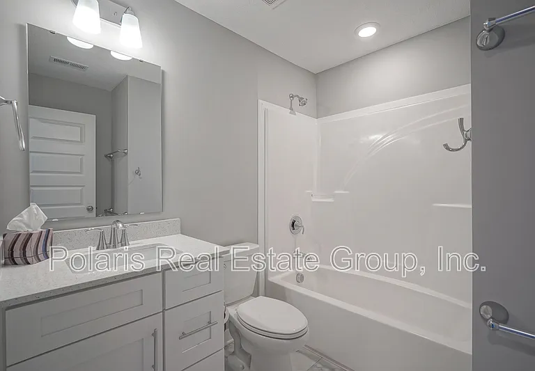 673 Golborne St — Photo 31