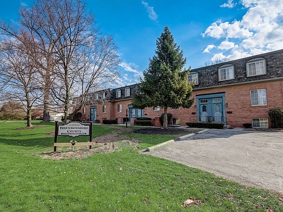 3rd image of 5153 N Arlington Ave #F