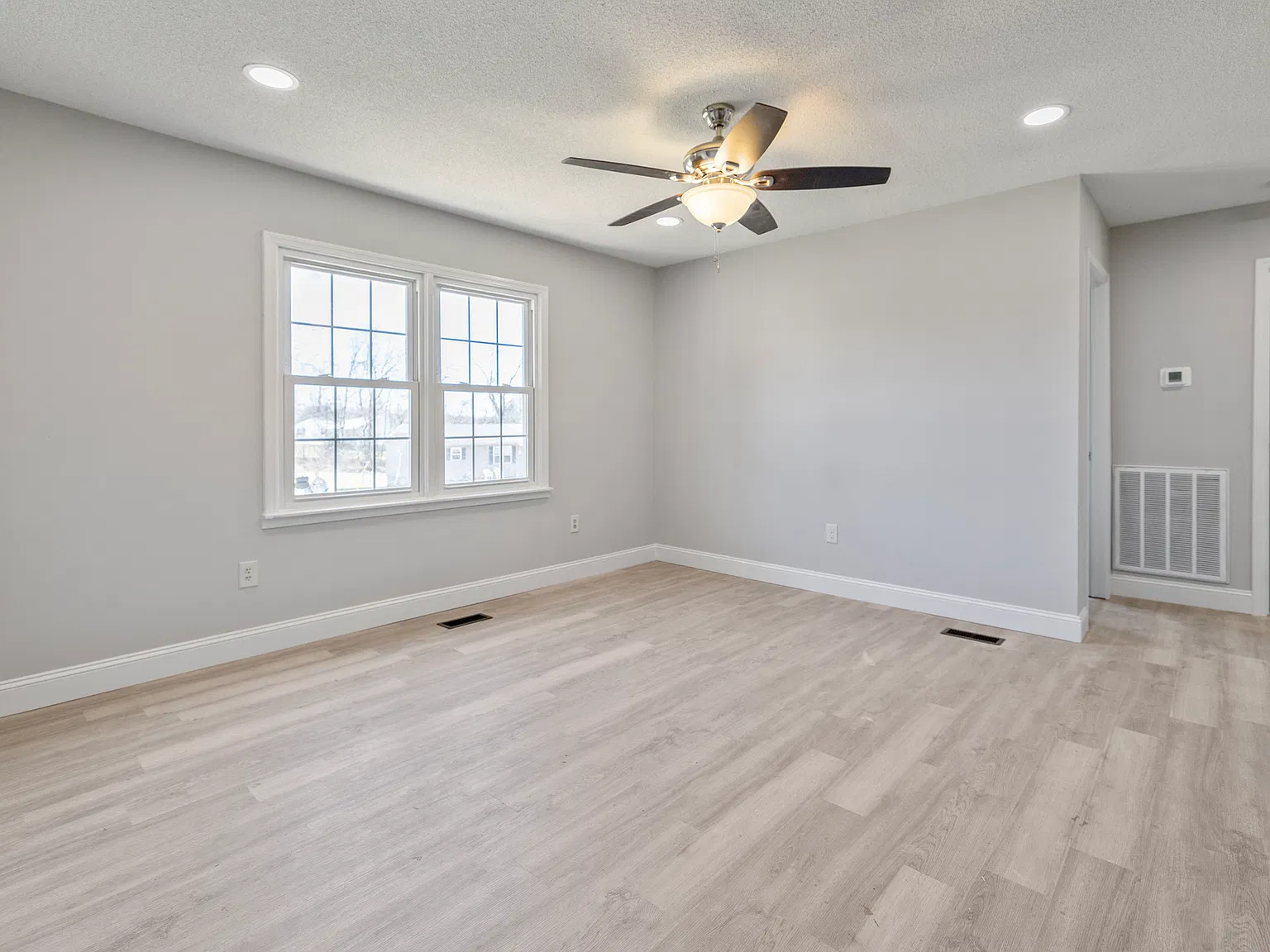 2 bed, 751 sqft, $1,250 — Photo 3
